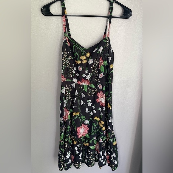 Old Navy Dresses & Skirts - Old Navy Women’s Summer Tank Floral Dress. Size Medium